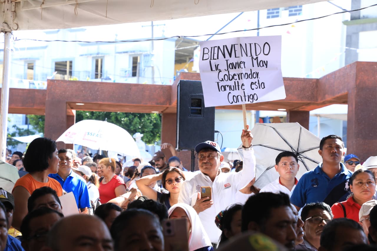 Crónica: Recibe pueblo Yokot’an con cohetes y danzas al Gobernador “diferente” Javier May Rodríguez
