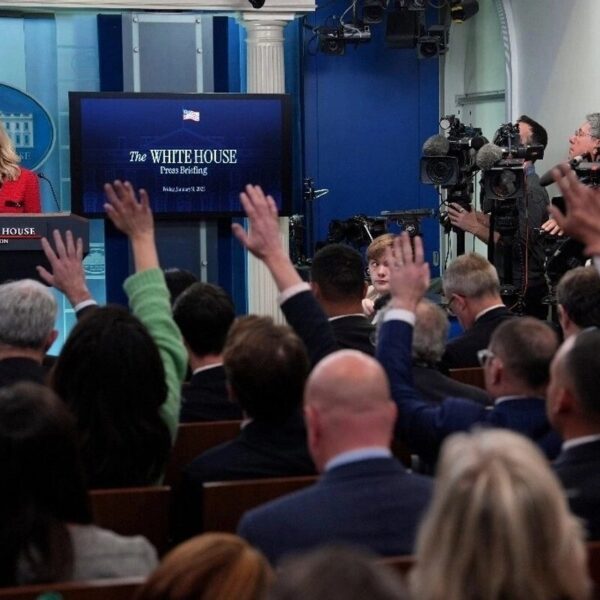 NY Times, AP y Newsmax rechazan las nuevas reglas del Pentágono para la prensa