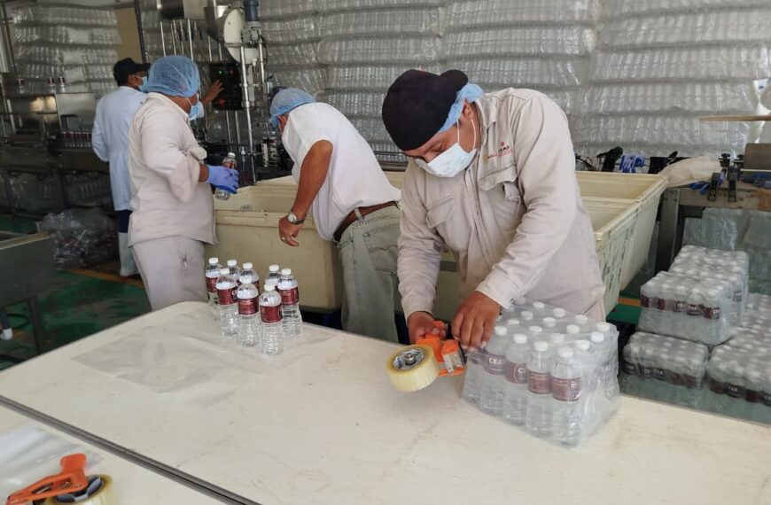 Duplica CEAS producción de agua purificada en apoyo de las familias afectadas de Veracruz