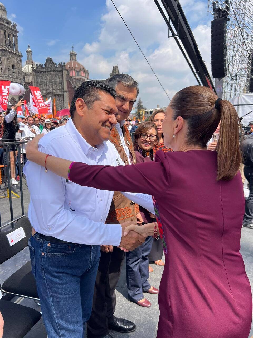 Javier May, presente en el acto de la presidenta Sheinbaum; “la transformación nadie la para”, afirmó.