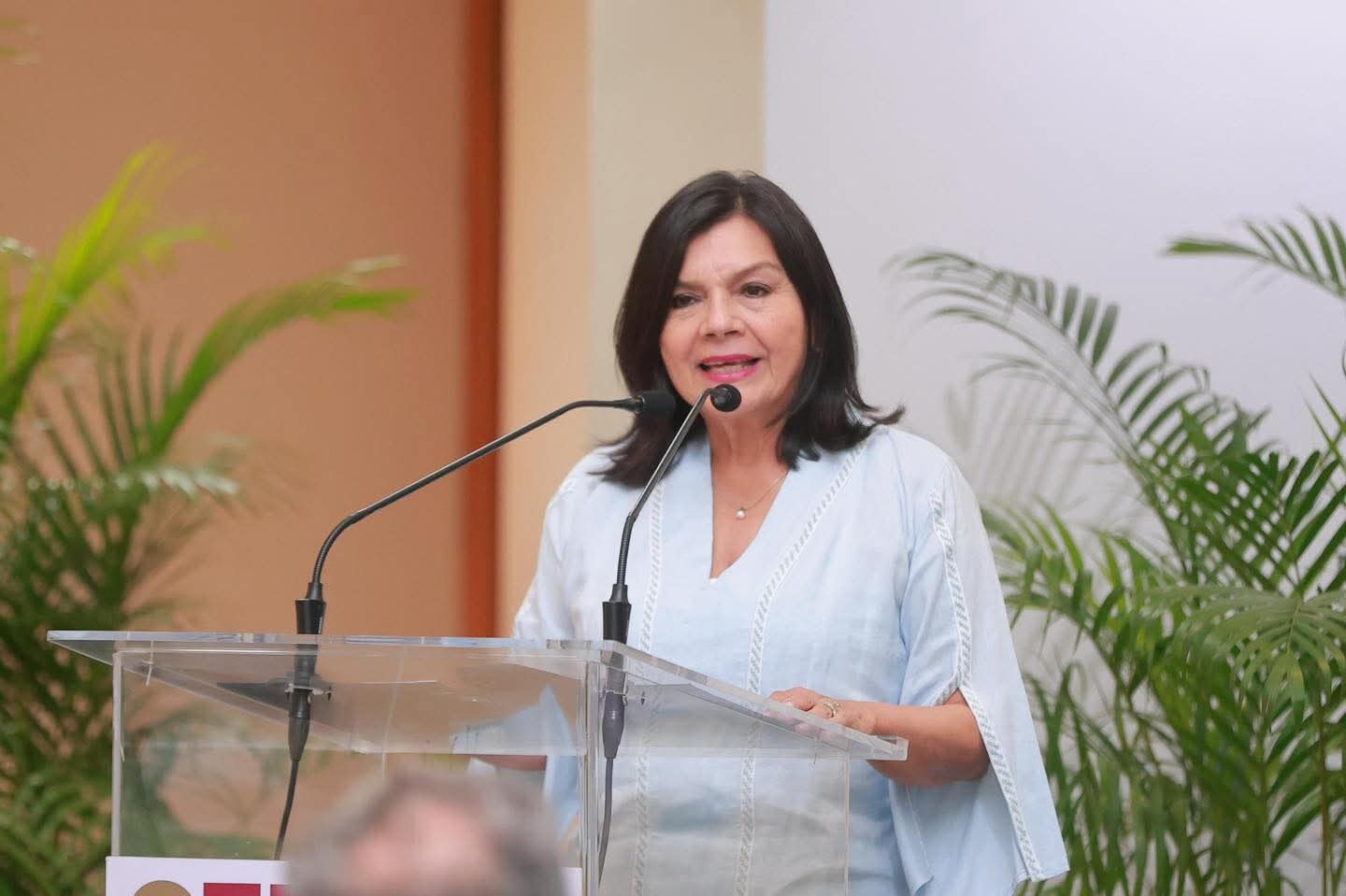 Yolanda Osuna impulsa diálogo y creación compartida en el conversatorio Barrio Mágico: voces, versos y vivencias