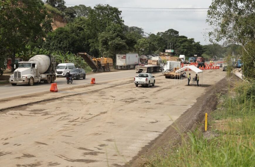 Presenta 80 % de avance primera etapa de ampliación de carretera Macuspana-Escárcega; la conclusión de la obra se acortará a tres años