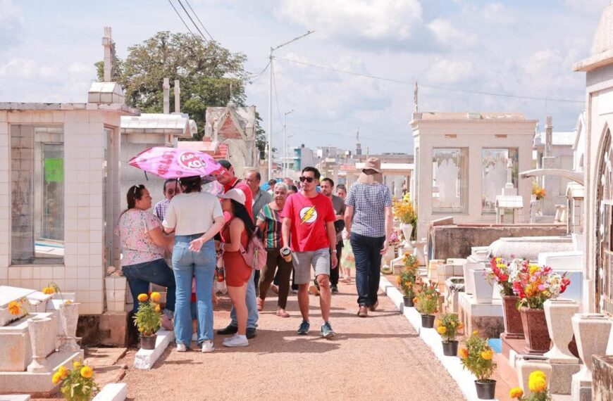 Más de 47 mil personas acudieron de manera ordenada y segura a los cinco panteones municipales de Centro #Tabasco