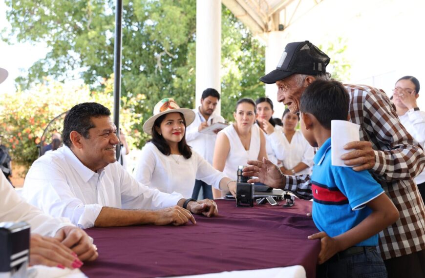Anuncia Javier May adquisición de maquinaria para mantenimiento de caminos cosecheros; desde Balancán reitera compromiso del Gobierno del Pueblo con la obra pública y el desarrollo de las comunidades