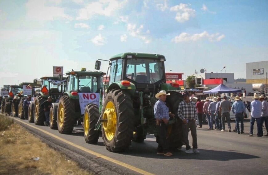 Desde muy temprano comenzaron los cierres de carreteras en el país por protesta de agricultores y transportistas