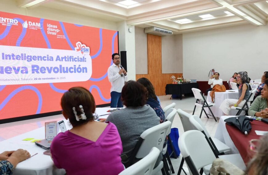 Centro impulsa el empoderamiento digital de las mujeres con el taller “Mujer e Inteligencia Artificial”
