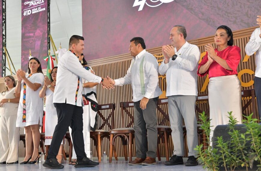 Gobierno del Pueblo y del municipio impulsan transformación de Comalcalco; atestigua Javier May resultados presentados en Informe de 400 días de acciones del alcalde Ovidio Peralta