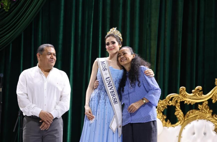 Reciben en medio de una verbena de algarabía miles de familias a Miss Universo 2025, Fátima Bosch; Gobierno del Pueblo reconoce a la tabasqueña por su ejemplo y tenacidad ante el mundo