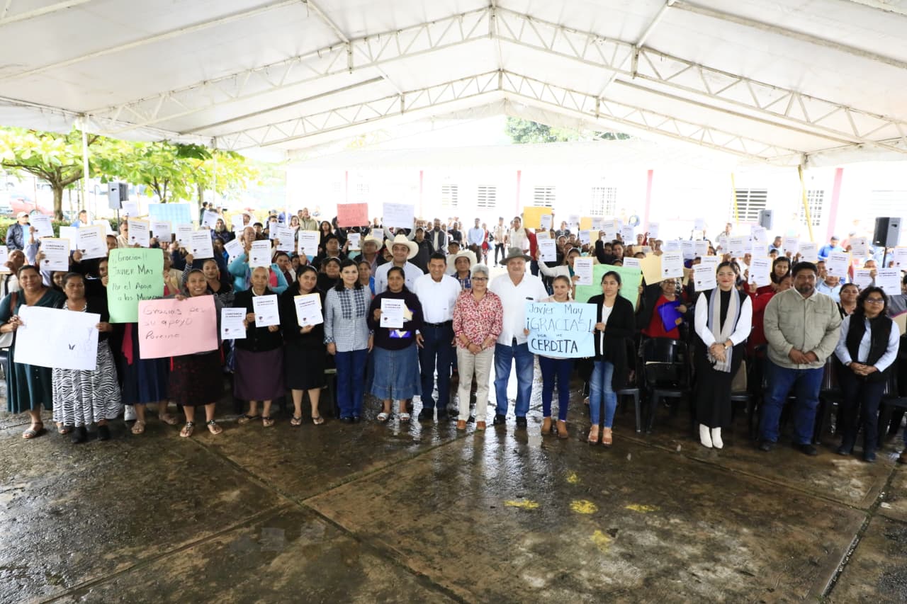 Javier May arranca Crédito Porcino a la Palabra para mujeres de Centro