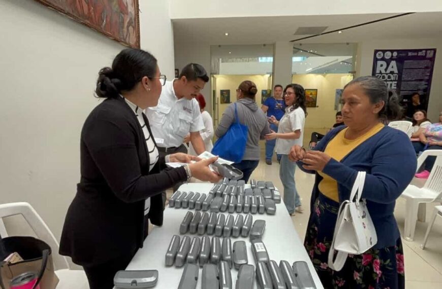 Reciben más de un centenar de cardenenses apoyos visuales y prótesis de mama, del Instituto de la Beneficencia Pública