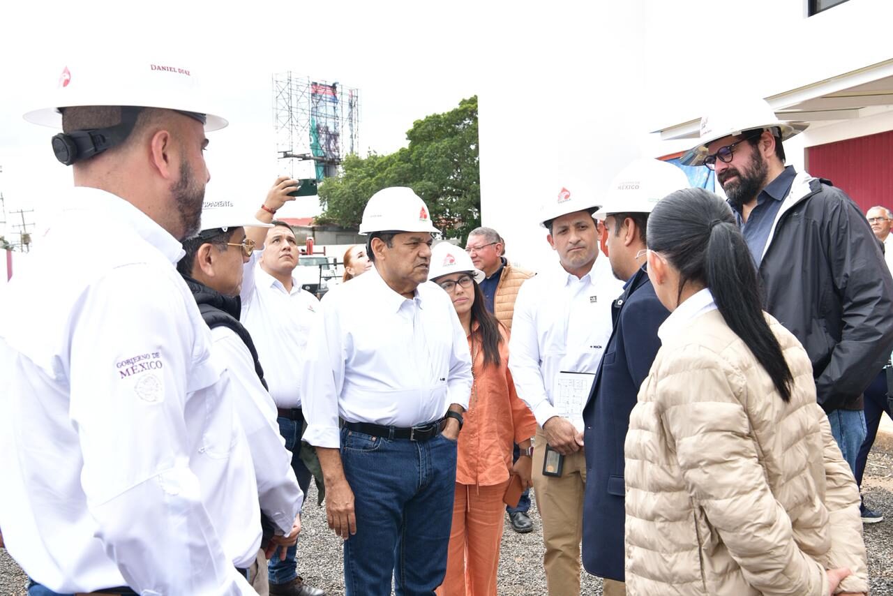 Supervisa Javier May construcción y equipamiento de nuevo CRIAT; a mediados de febrero estará listo: Pemex