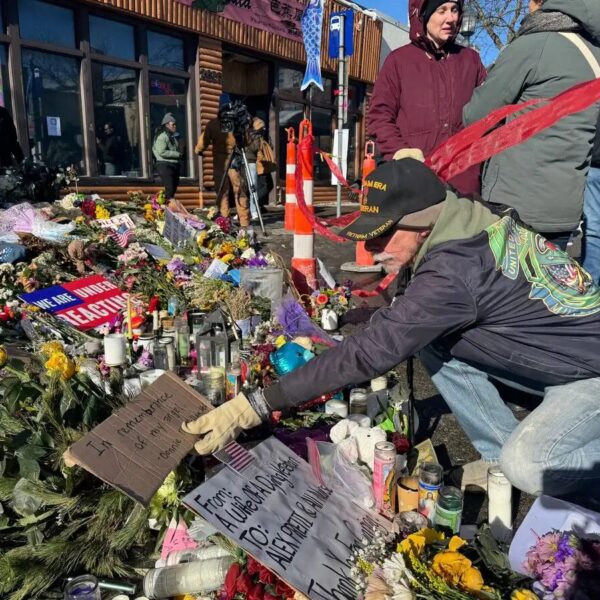 Suspenden a agentes implicados en muerte de Alex Pretti en Mineápolis