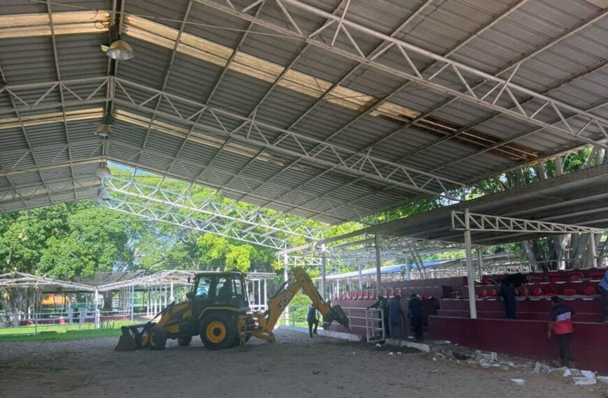 Javier May cumple: inicia la renovación histórica de la pista de calificaciones del stand ganadero