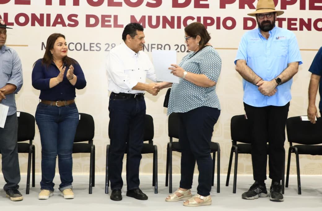 Con entrega de títulos de propiedad, Gobierno salda deuda histórica con tabasqueños