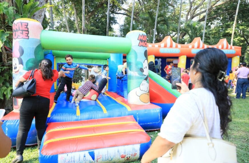 Crónica: Infantes invaden Centro Cultural Quinta Grijalva para festejar el Día de Reyes