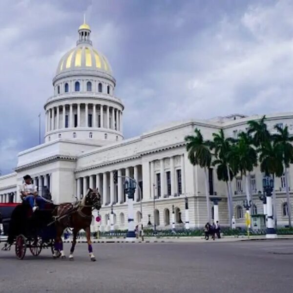 Sheinbaum llama a EU a evitar crisis humanitaria en Cuba por aranceles; buscará otras vías para ayudar