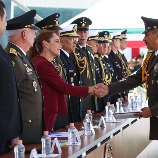 “Nuestras fuerzas armadas son garantía de que méxico decidirá su destino con independencia”: Sheinbaum