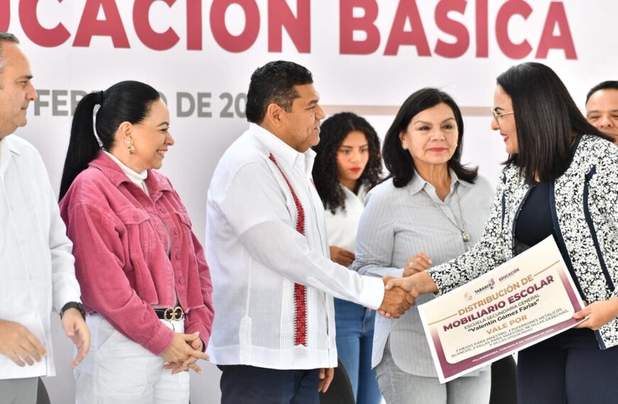 Más de 11 mil estudiantes de Tabasco estrenarán mobiliario