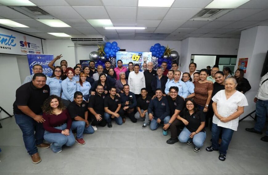 Refrenda Gobierno del Pueblo respeto a libertad de expresión y a labor periodística; acude Javier May a 67 aniversario del Diario Presente