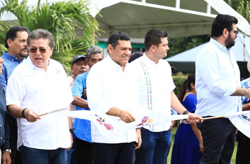 Comalcalco tendrá mejores caminos con la suma de esfuerzos de gobiernos estatal y municipal