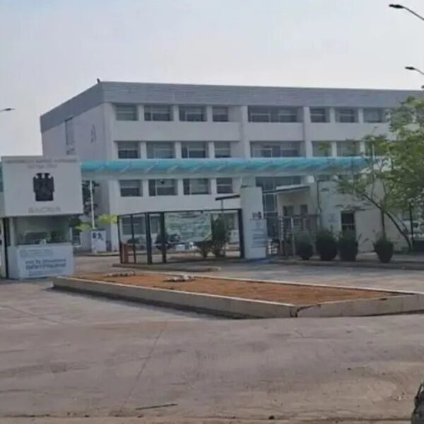 Padre de estudiante fallecida acusa omisión de la Universidad Juárez Autónoma de Tabasco tras presunto caso de acoso
