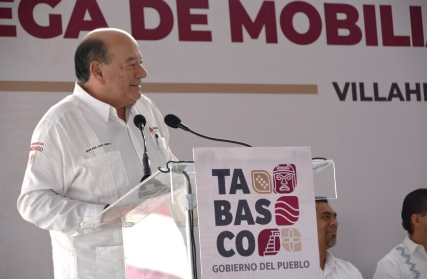 Entrega Pemex mobiliario y equipamiento escolar en Tabasco