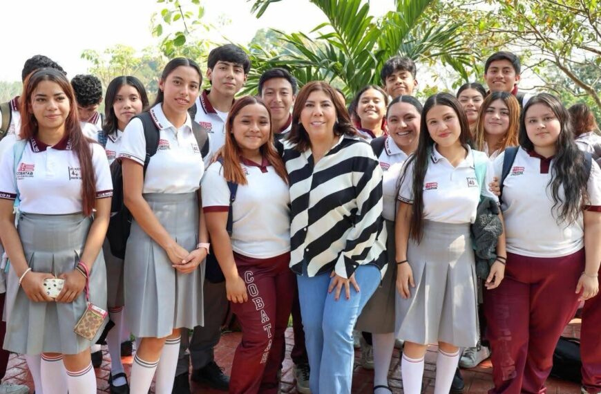 Inaugura alcaldesa Mari Luz Velázquez Camino Seguro en la Villa Chontalpa