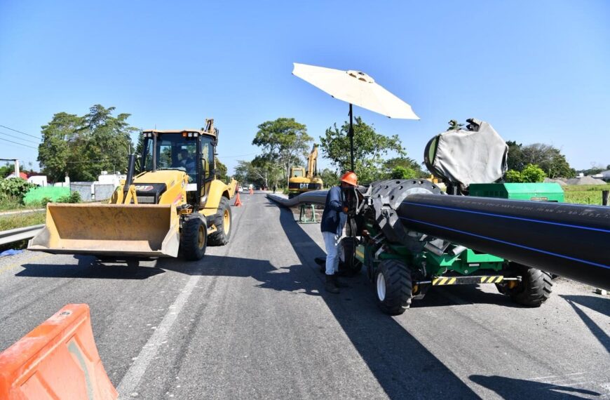 Comalcalquenses celebran el fin del desabasto de agua, con los avances del acueducto para triplicar el suministro a ese municipio; “es un derecho hecho realidad”, coinciden