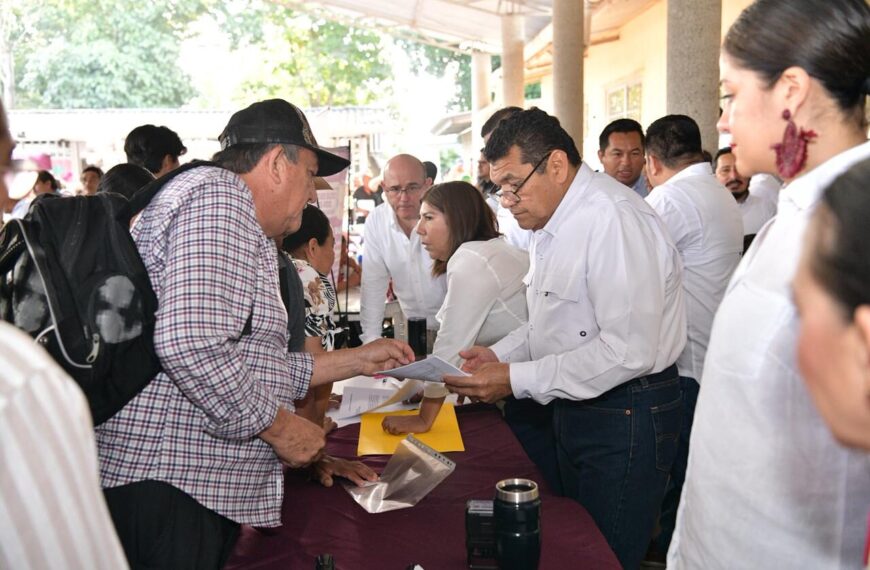 Lleva Javier May audiencias públicas al Centro Integrador de Mecatepec y atestigua celebración de 45 bodas colectivas en el Día del Amor y la Amistad