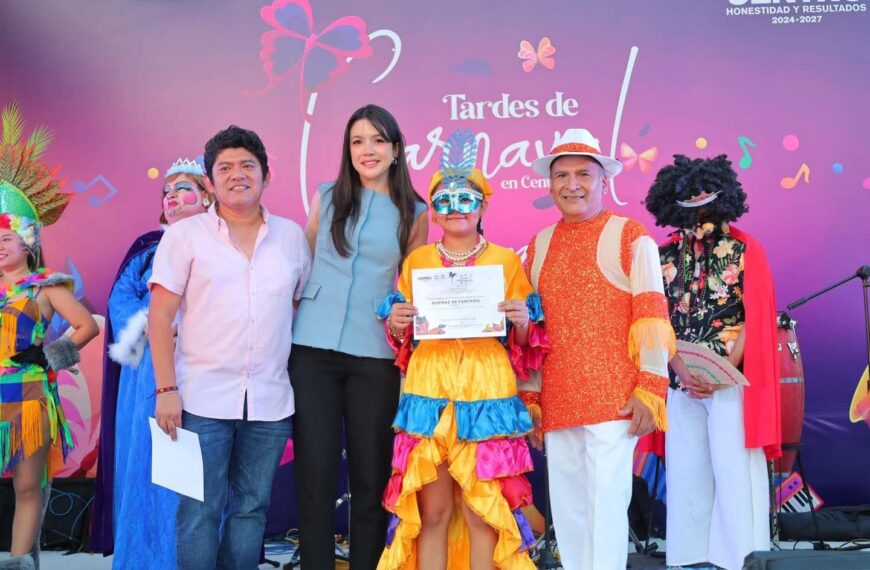 Tardes de Carnaval en Centro llenan de alegría, música y color las calles de Atasta