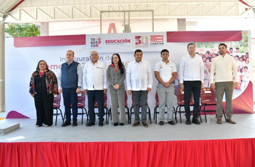 Encabeza Javier May inicio de semestre 2025-2026 B del Cobatab y anuncia construcción de nuevas instalaciones para el plantel número 2 de Centro