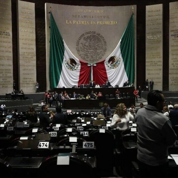 Morena y PT crean grupo de hermandad México-Cuba
