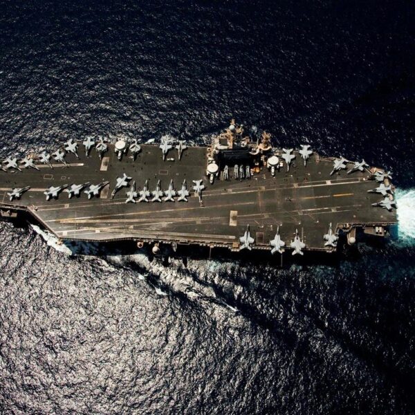 EU derriba dron iraní que se aproximó a su portaviones en Medio Oriente