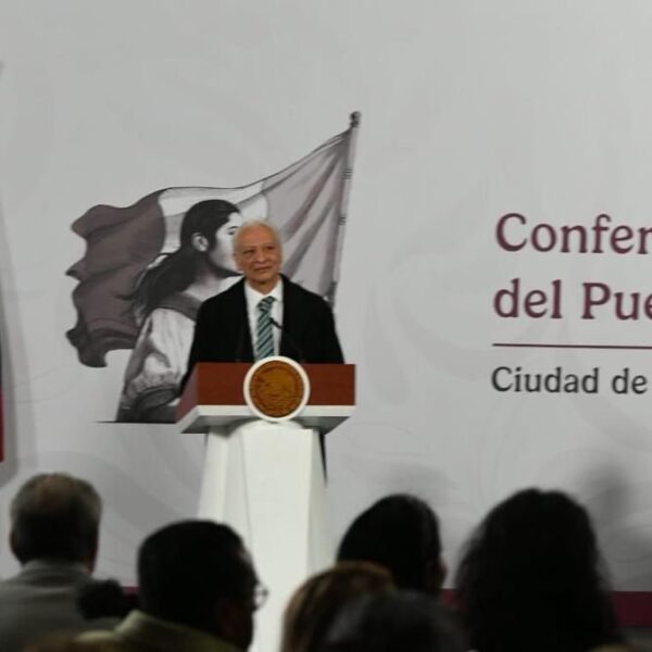 Pemex reduce deuda, mejora refinación y fija metas energéticas para 2026