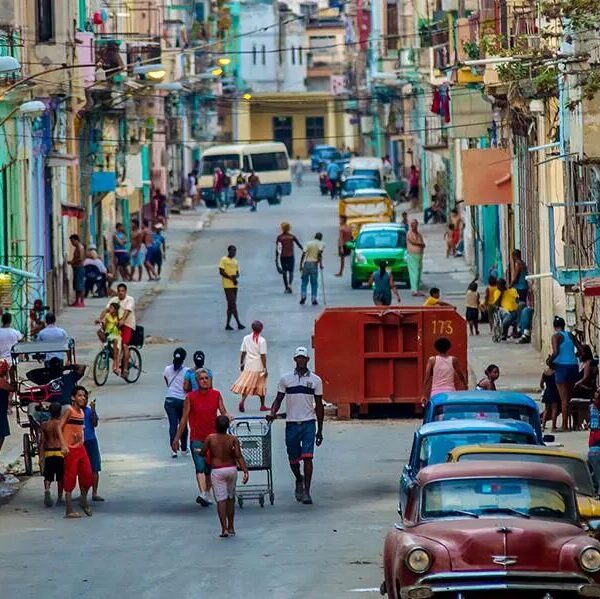 Asfixia petrolera de EE. UU. golpea la vida cotidiana en Cuba, pero no quiebra la resistencia de su pueblo