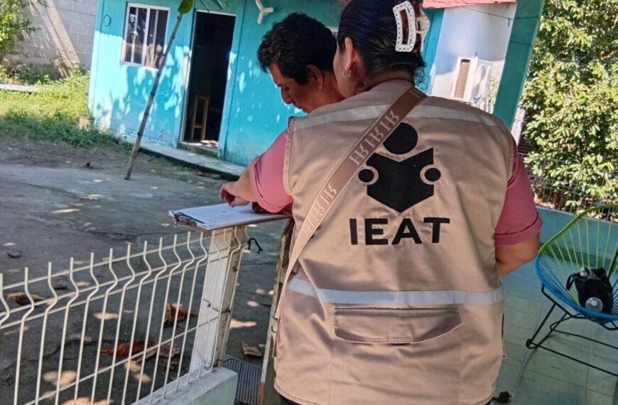 IEAT realiza brigadas casa por casa para incorporar a jóvenes y adultos a la educación básica