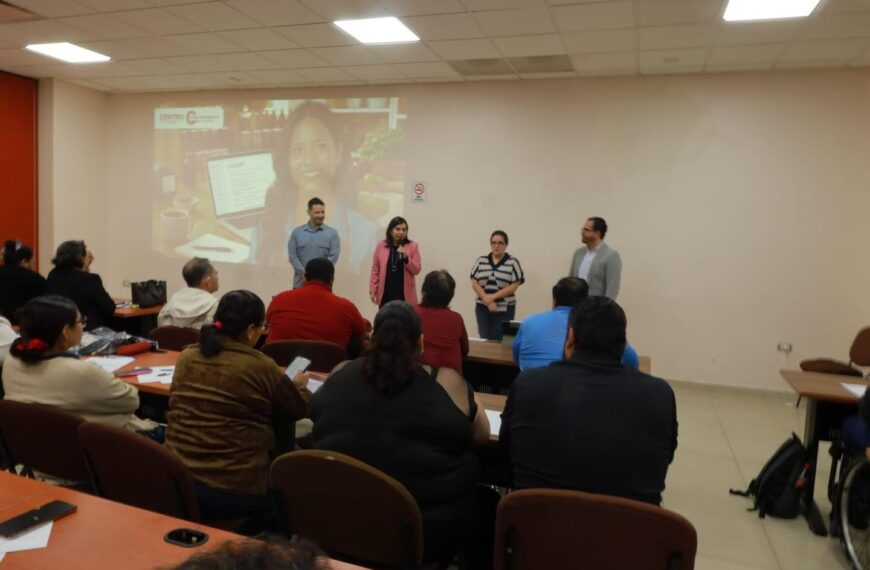 Reconoce Yolanda Osuna a egresados del programa “Emprendedores al Centro” por capacitarse en uso de I.A.