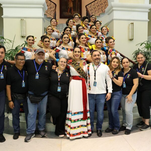 ¡Inicia preferia!, Algarabía choca en presentación a medios de las 17 embajadoras