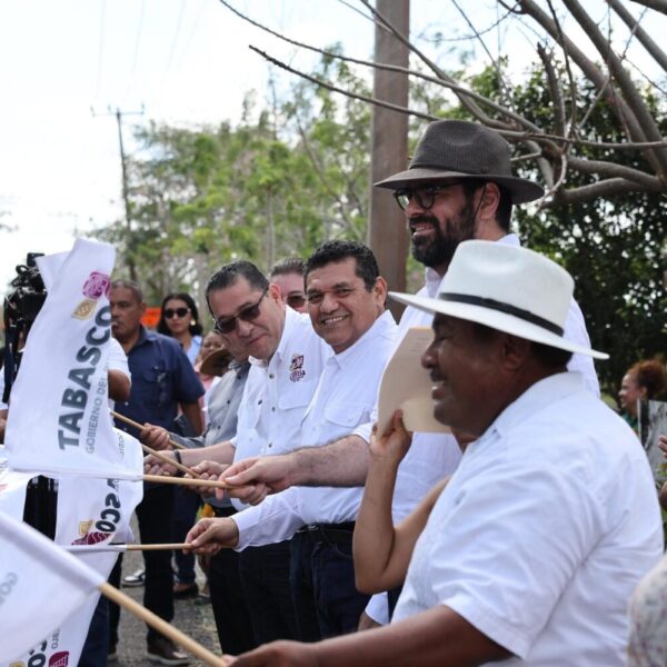 Arranca segunda etapa de rehabilitación de camino Frontera-Jonuta; Javier May da banderazo de inicio