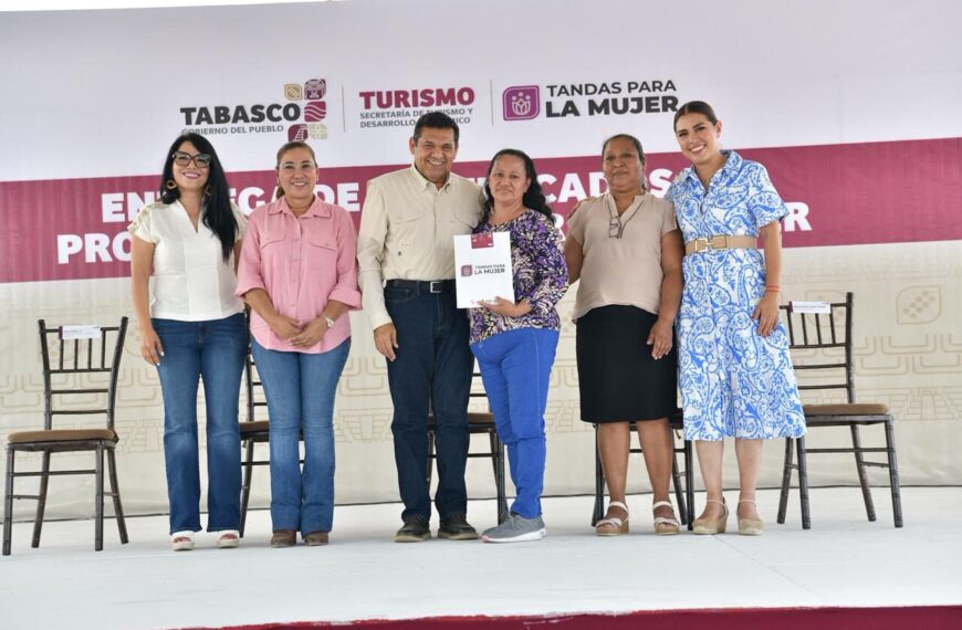 Con entrega de 1,200 Tandas para la Mujer a emprendedoras de Cunduacán, Gobierno del Pueblo fortalece base comunitaria y asegura independencia económica