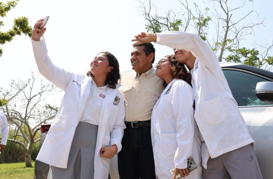 Refrenda Javier May compromiso con la educación; “se avanza en proyecto para brindar alojamiento a jóvenes de municipios que estudien en Villahermosa”