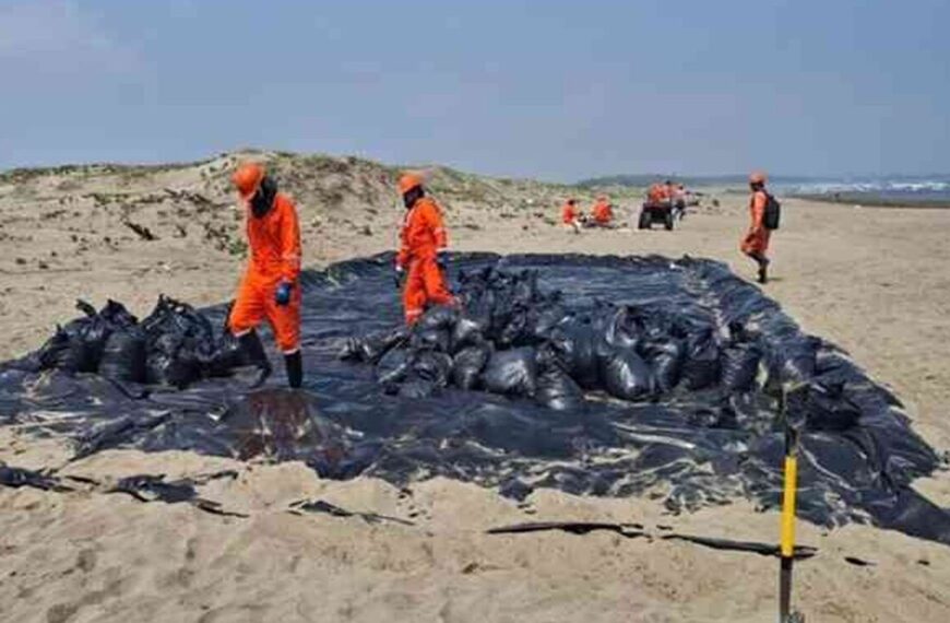 Apoya Pemex labores de limpieza en playas del sur de Veracruz en coordinación con comunidades locales