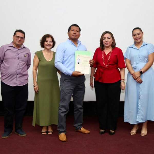 CEIBA entregó 40 nuevos títulos profesionales a egresados en Promoción Cultural y Educación Artística