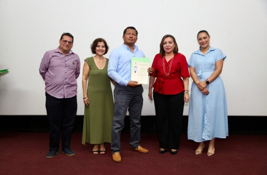 CEIBA entregó 40 nuevos títulos profesionales a egresados en Promoción Cultural y Educación Artística