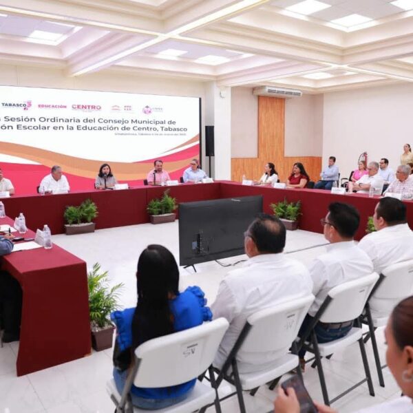 Impulsa Yolanda Osuna acciones entre autoridades y la sociedad para fortalecer el sistema educativo