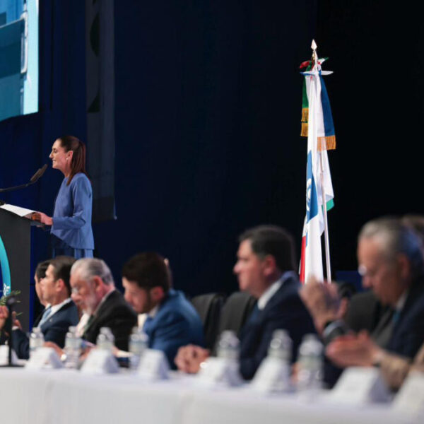 Sheinbaum destaca certidumbre económica en México ante empresarios de CAINTRA