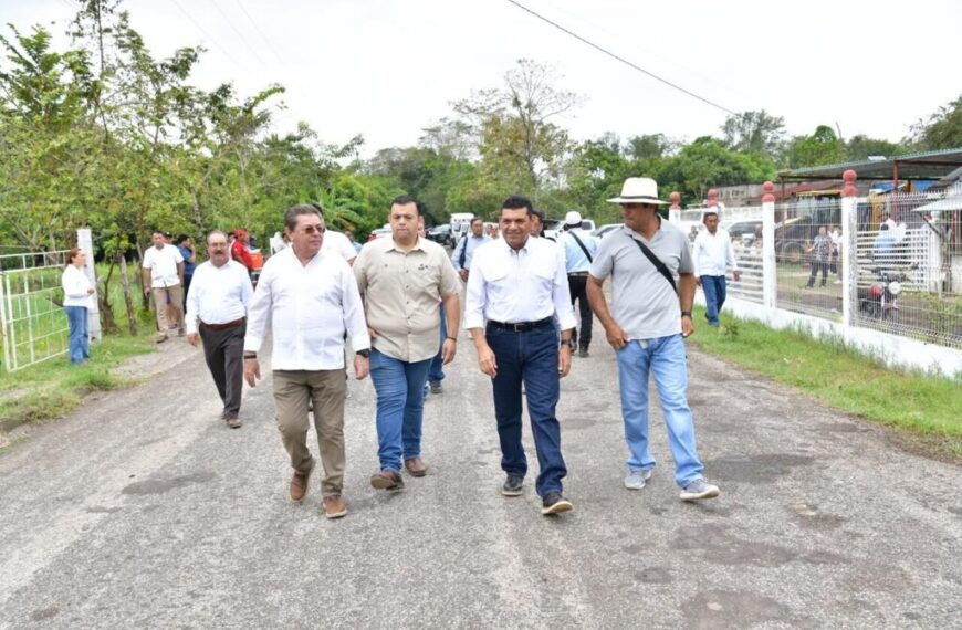 Crónica: “Los otros gobernantes no salían de palacio, ahora Javier May viene hasta la comunidad”, reconoce pionero del transporte público en Calicanto, Jalapa