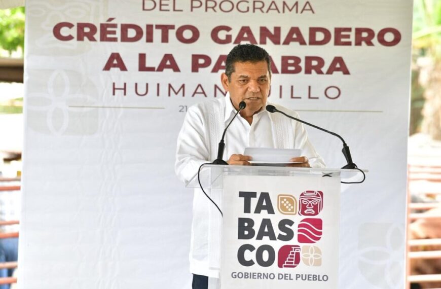 Entregan los primeros 100 paquetes de Crédito Ganadero a la Palabra en Huimanguillo