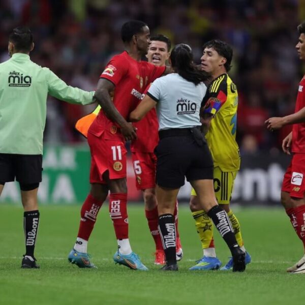 Castigo a Helinho, Antonio Mohamet y Henry Martín por bronca América-Toluca