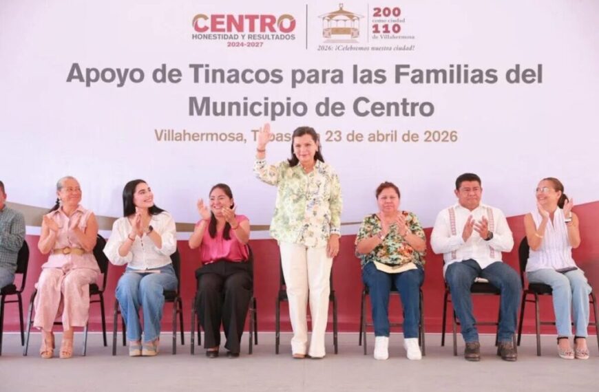 Entrega Yolanda Osuna tinacos a 300 familias